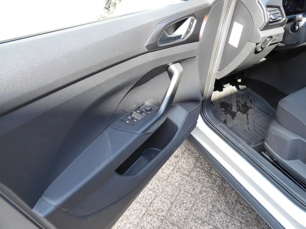 Volkswagen T-Cross 1.0 TSI Style uit 2023, foto 11