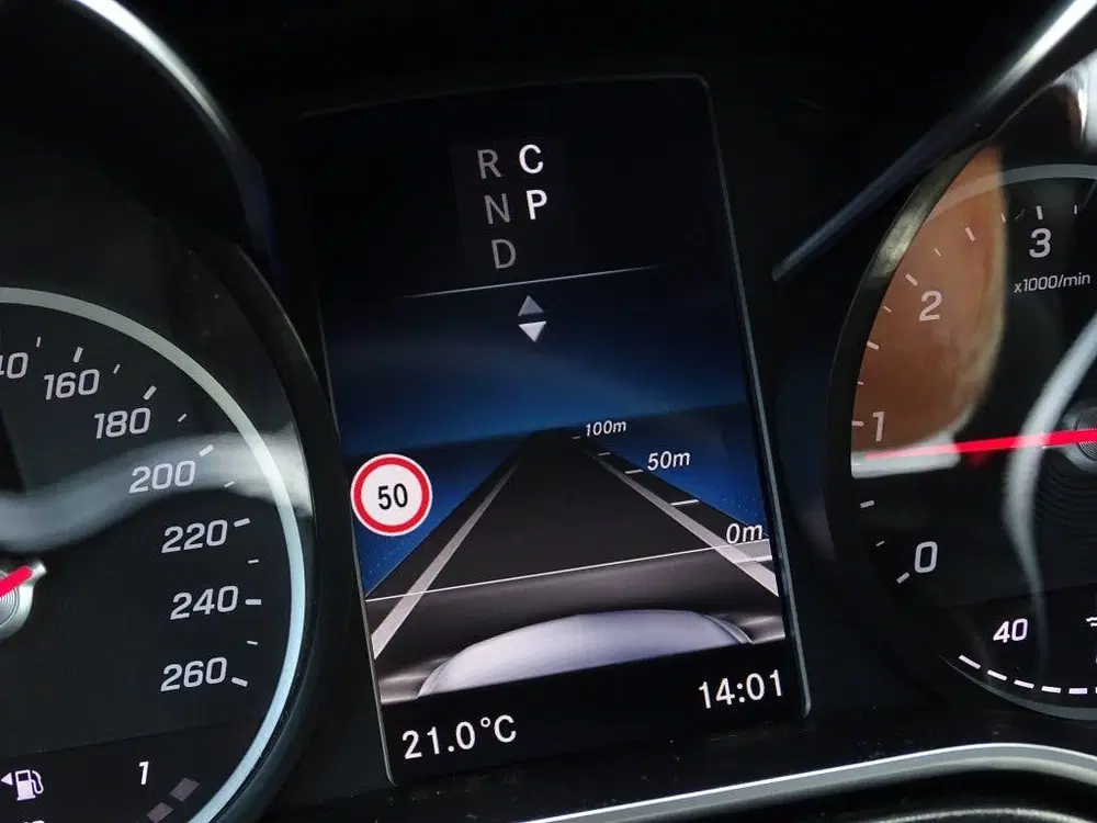 Mercedes-Benz V-Klasse 300d 239PK automaat uit 2023, foto 17