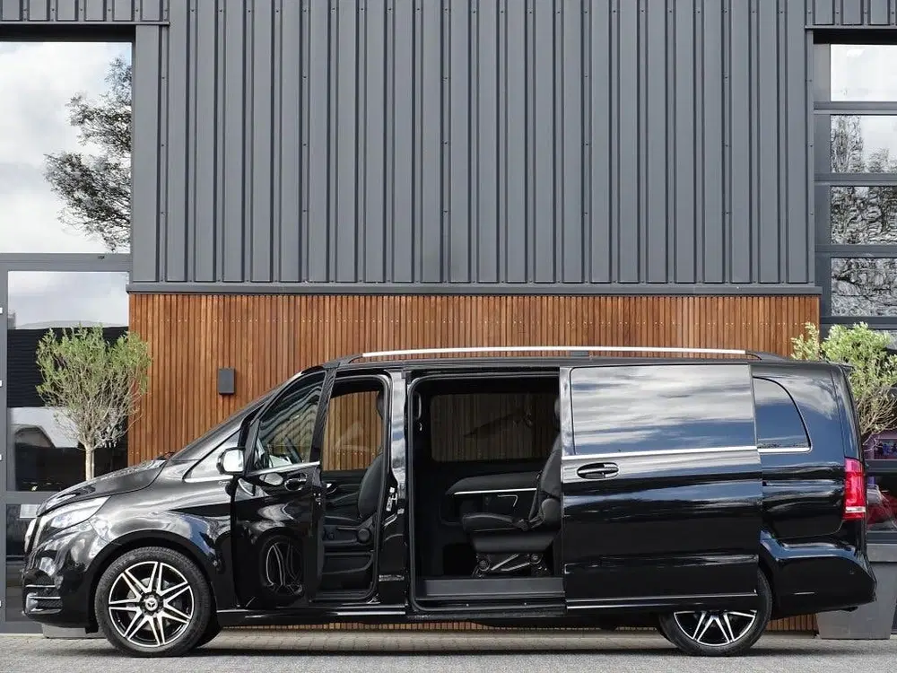 Mercedes-Benz V-Klasse 300d 239PK automaat uit 2023, foto 5