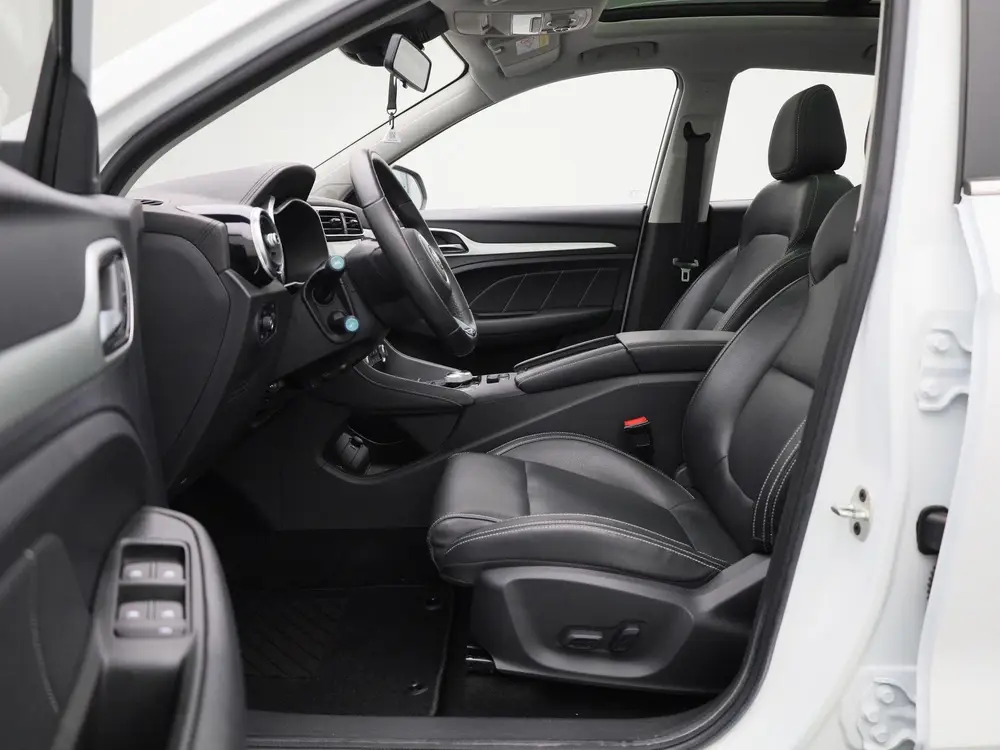MG ZS EV Luxury 45 kWh | lichtmetalen velgen | panoramadak | uit 2021, foto 11