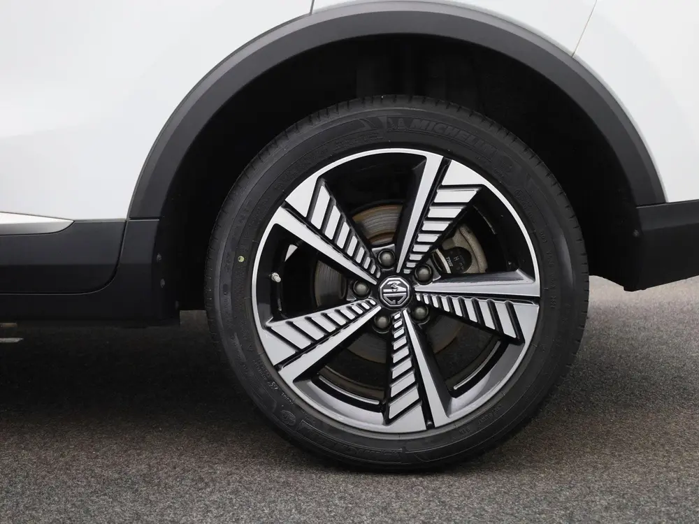 MG ZS EV Luxury 45 kWh | lichtmetalen velgen | panoramadak | uit 2021, foto 13