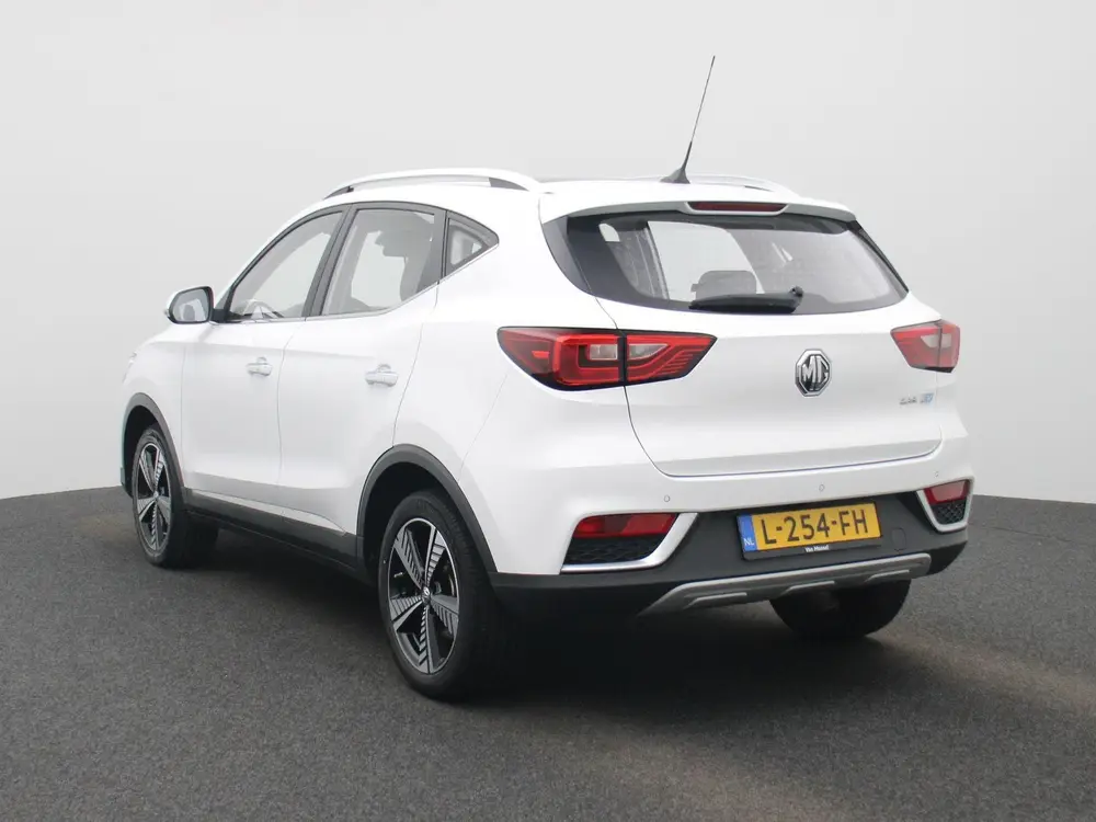 MG ZS EV Luxury 45 kWh | lichtmetalen velgen | panoramadak | uit 2021, foto 2