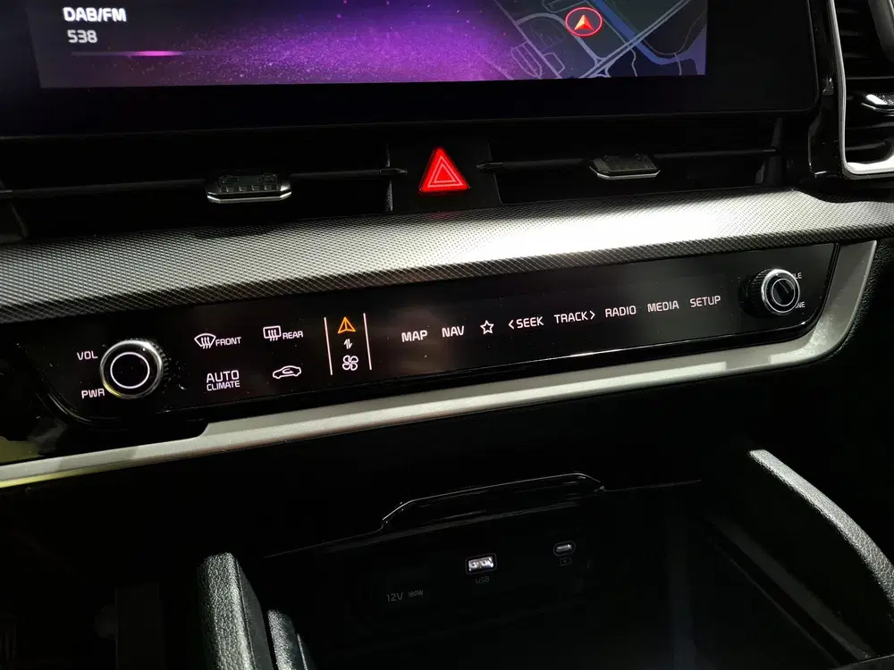Kia Sportage 1.6 T-GDi Hybrid DynamicLine Navigatie uit 2025, foto 19