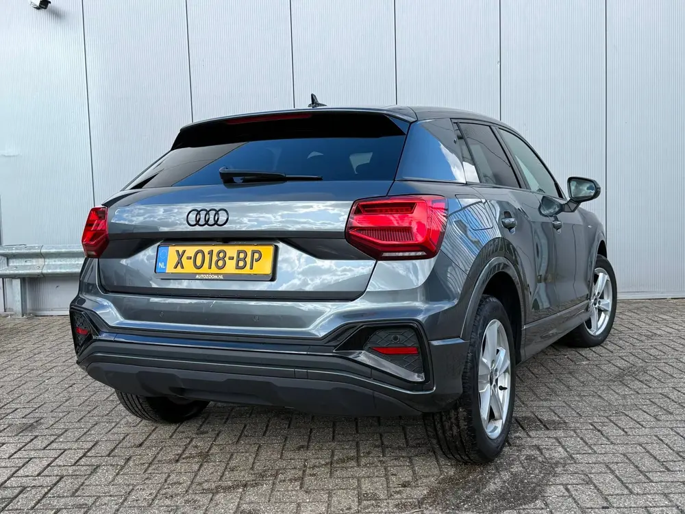 Audi Q2 35 TFSI S-Edition uit 2023, foto 2