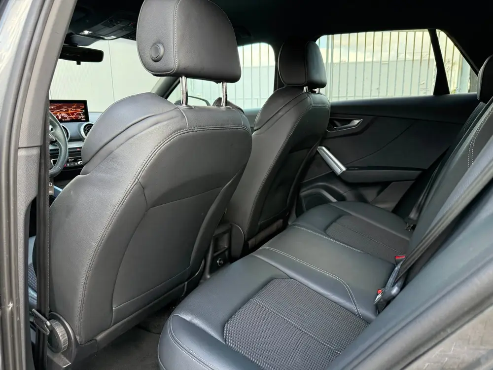 Audi Q2 35 TFSI S-Edition uit 2023, foto 5