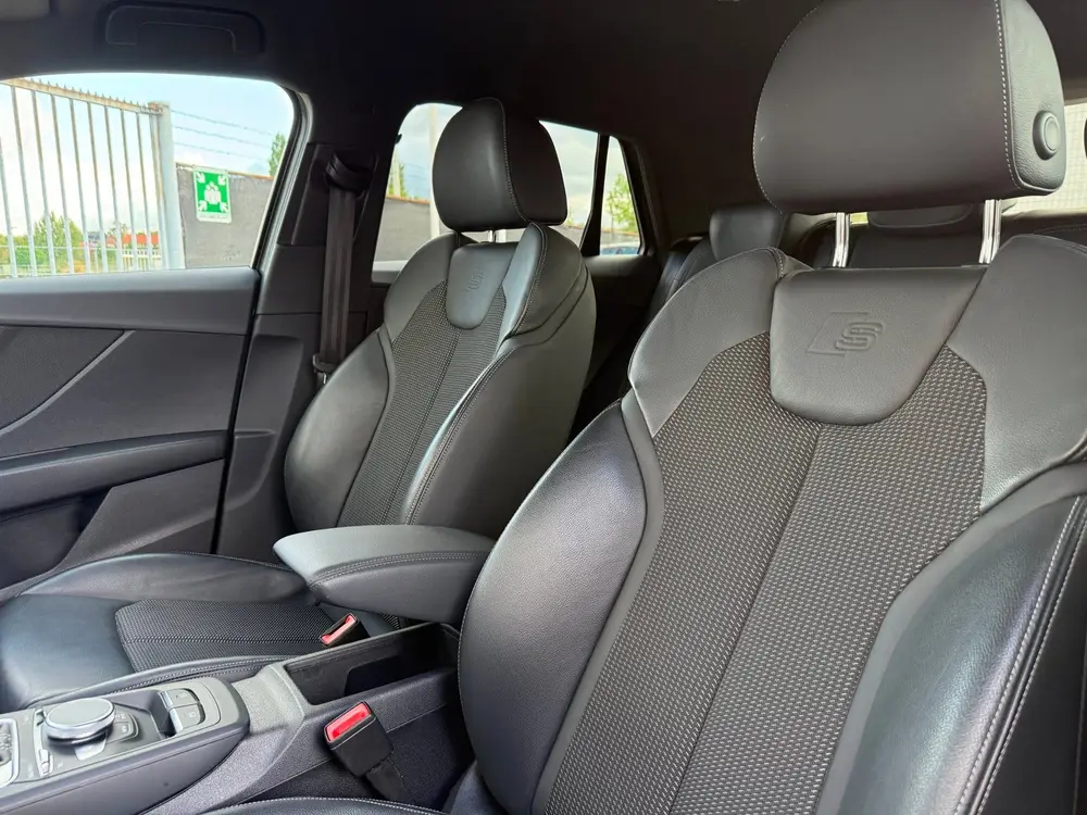 Audi Q2 35 TFSI S-Edition uit 2023, foto 6