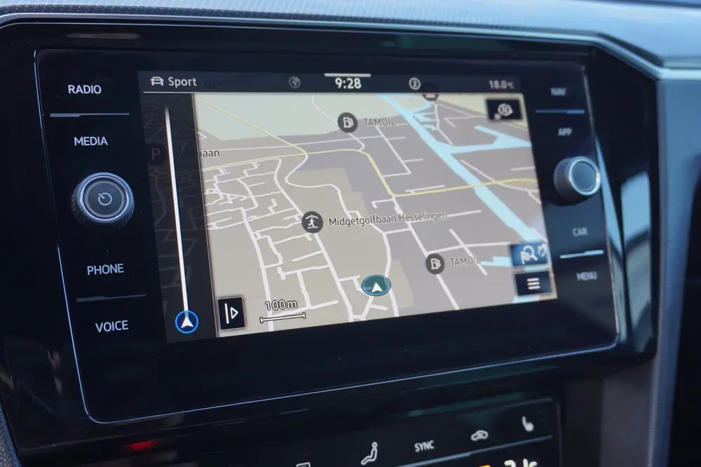 Volkswagen Passat Variant 1.5 TSI R-Line Business + Automaat uit 2020, foto 11