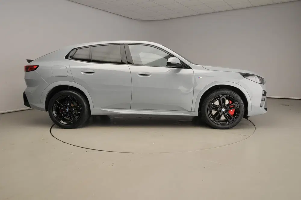 BMW X2 sDrive20i uit 2024, foto 4