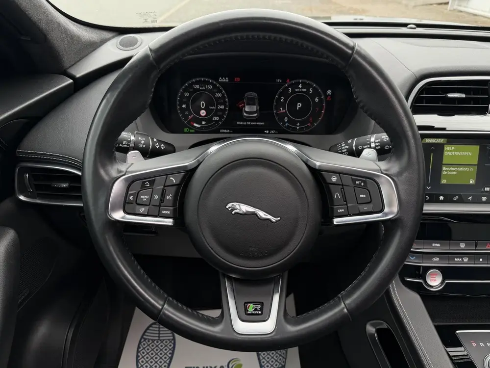 Jaguar F-Pace 2.0t AWD R-Sport - PANO/LEER/MERIDIAN/LED/NAP uit 2020, foto 19