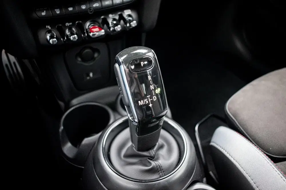 Mini Cabrio 2.0 Cooper S John Cooper Works F1 uit 2021, foto 15