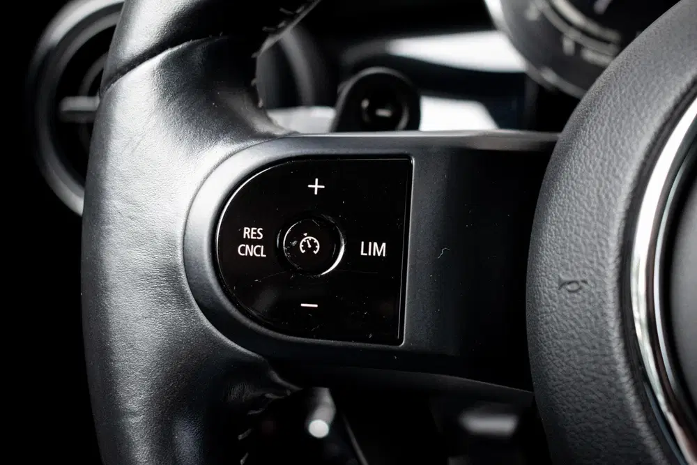 Mini Cabrio 2.0 Cooper S John Cooper Works F1 uit 2021, foto 20