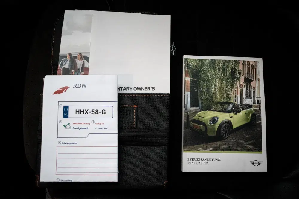 Mini Cabrio 2.0 Cooper S John Cooper Works F1 uit 2021, foto 6