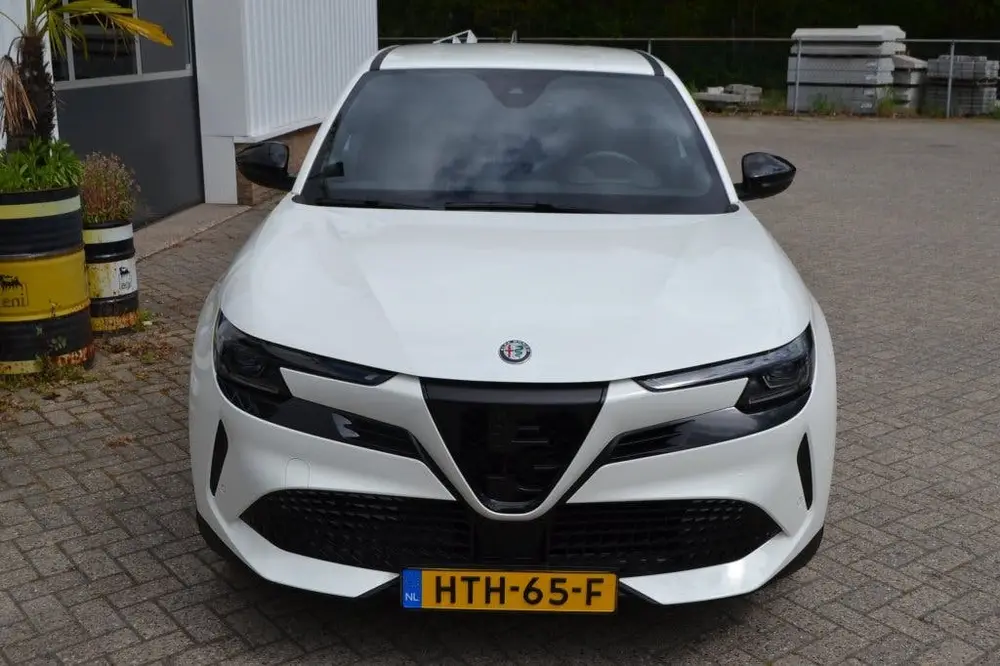 Alfa Romeo Junior Elet. Spec. 54 kWh (bj 2024 uit 2024, foto 2