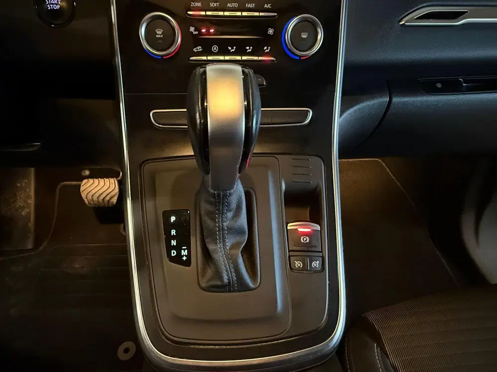Renault Grand Scenic Grand Scénic 1.3 TCe 7p Automaat uit 2020, foto 19