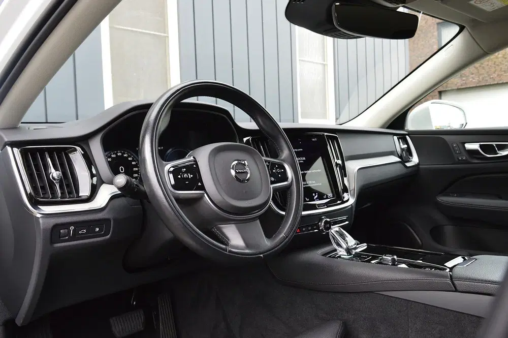 Volvo V60 2.0 T8 Recharge AWD Inscription SOH 98.32% uit 2022, foto 12