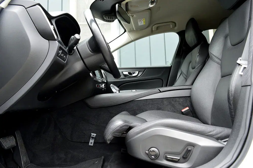 Volvo V60 2.0 T8 Recharge AWD Inscription SOH 98.32% uit 2022, foto 13
