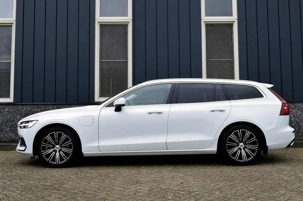 Volvo V60 2.0 T8 Recharge AWD Inscription SOH 98.32% uit 2022, foto 2