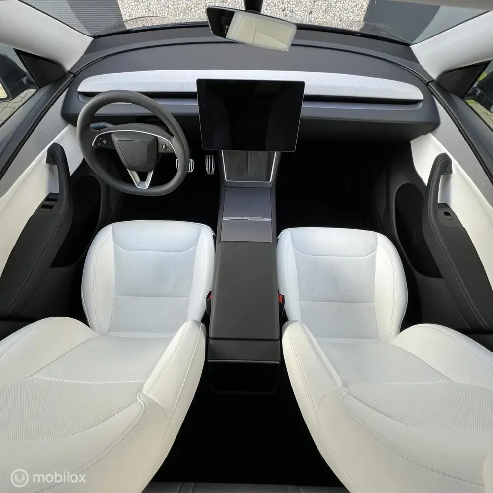Tesla Model Y Juniper Long Range RWD + IAP uit 2025, foto 11