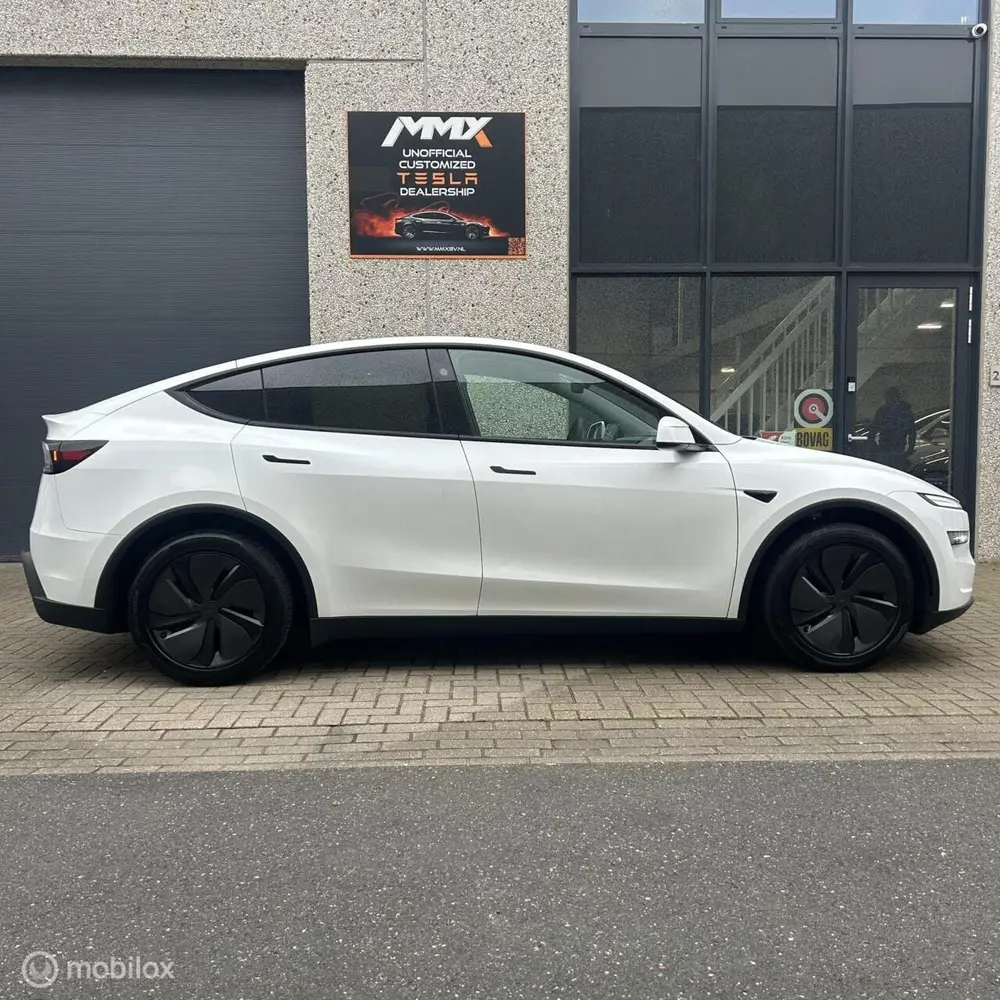 Tesla Model Y Juniper Long Range RWD + IAP uit 2025, foto 2