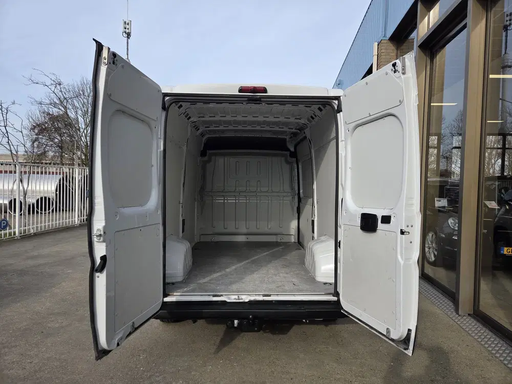 Opel Movano uit 2023, foto 10