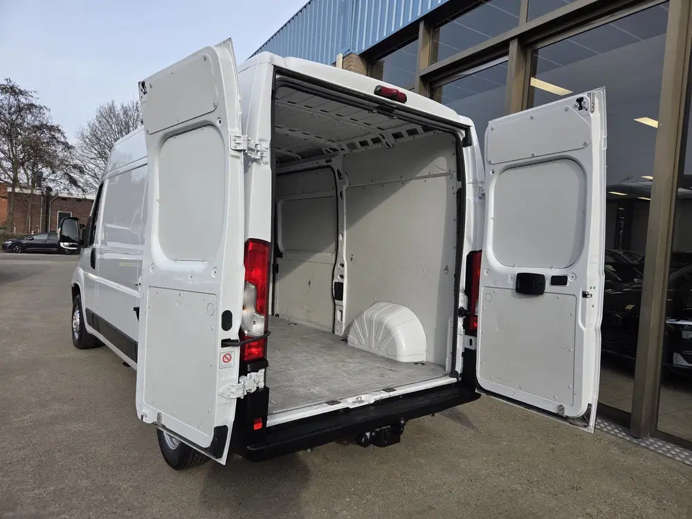 Opel Movano uit 2023, foto 12