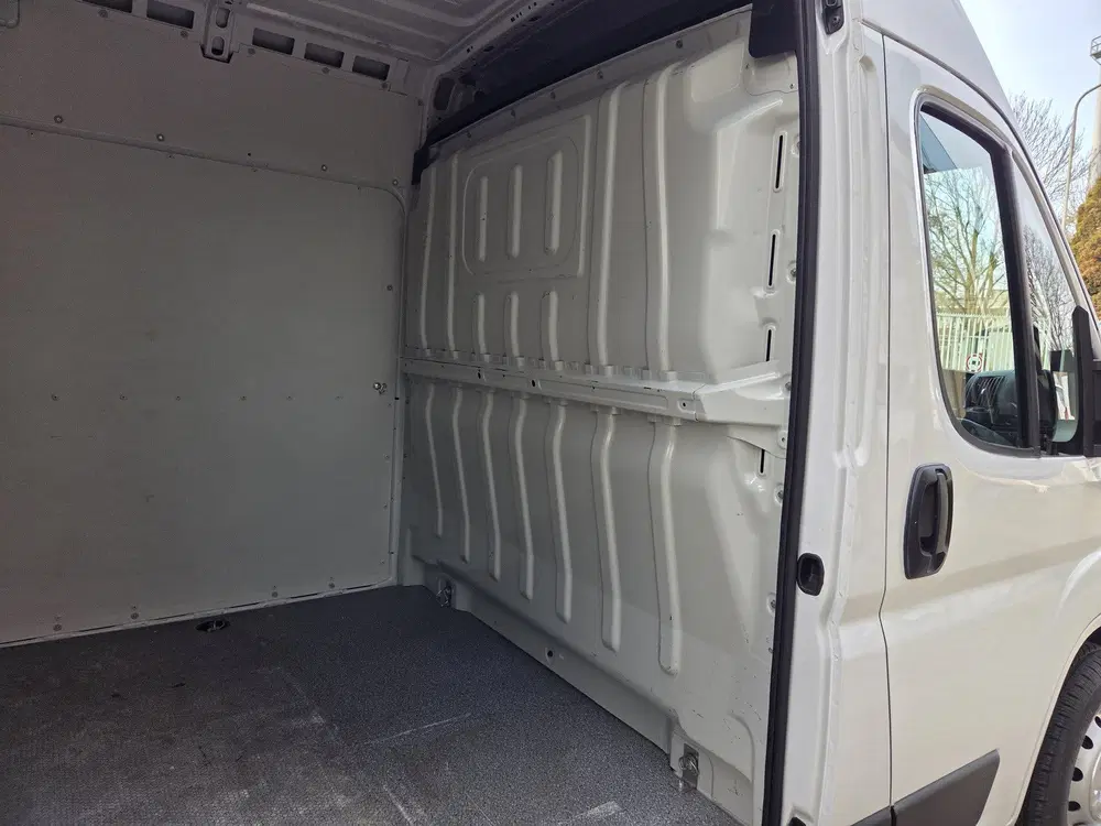 Opel Movano uit 2023, foto 16