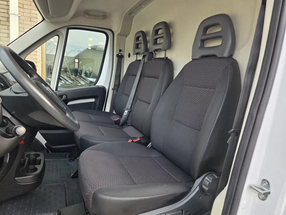 Opel Movano uit 2023, foto 19