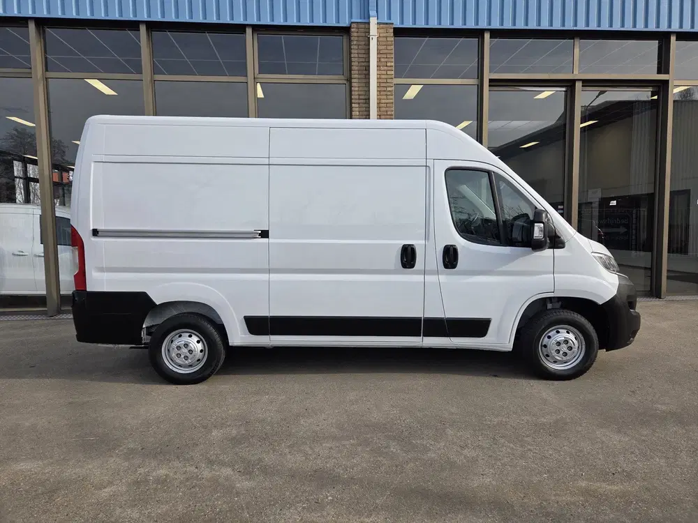 Opel Movano uit 2023, foto 7