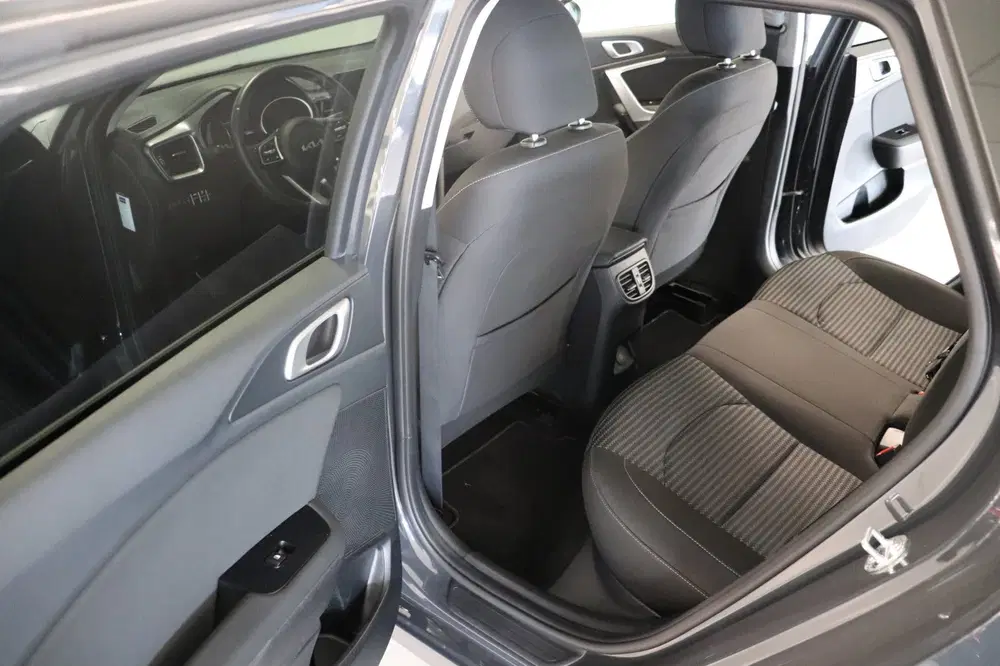 Kia Ceed 1.5 T-GDi DynamicLine 160pk uit 2023, foto 19