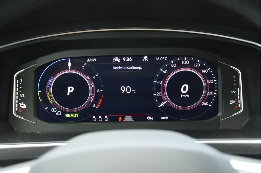 Volkswagen Tiguan 1.4 TSI eHybrid R-Line Business BLACK STYL uit 2021, foto 18