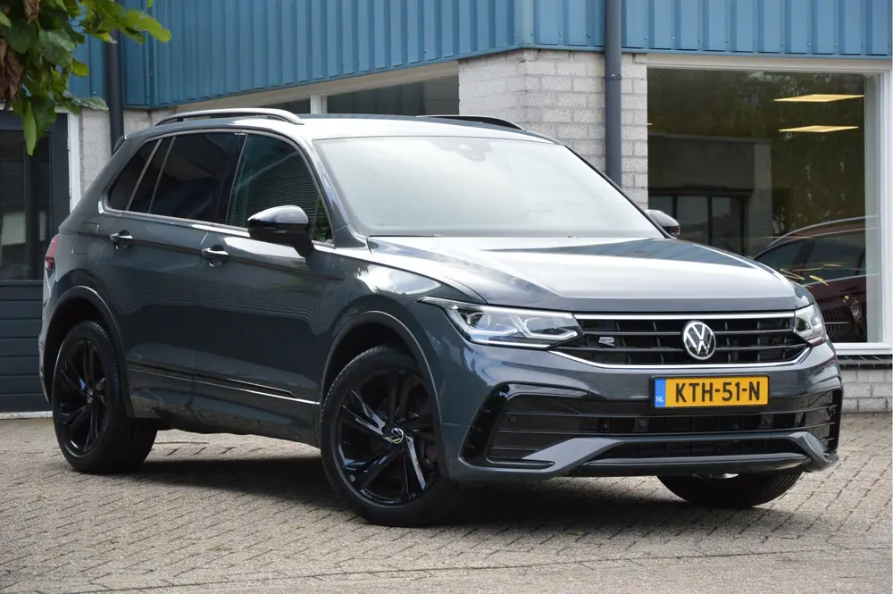 Volkswagen Tiguan 1.4 TSI eHybrid R-Line Business BLACK STYL uit 2021, foto 2