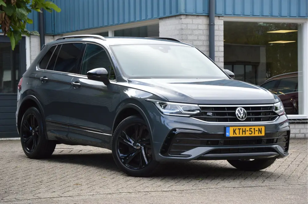 Volkswagen Tiguan 1.4 TSI eHybrid R-Line Business BLACK STYL uit 2021, foto 3