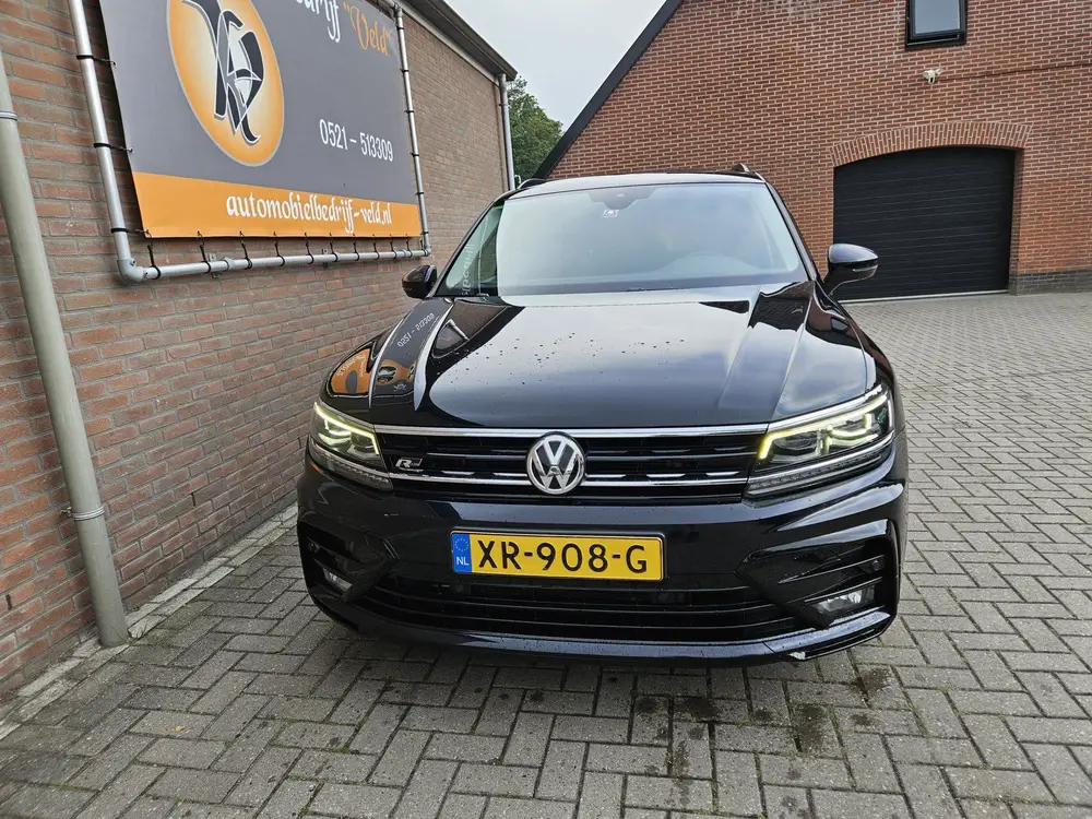Volkswagen Tiguan 1.5 TSI ACT Highline R Line (bj 2019) uit 2019, foto 2