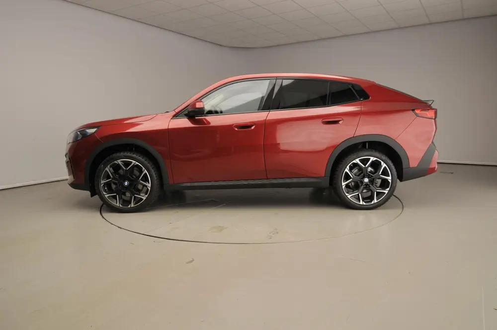 BMW X2 sDrive20i uit 2025, foto 2