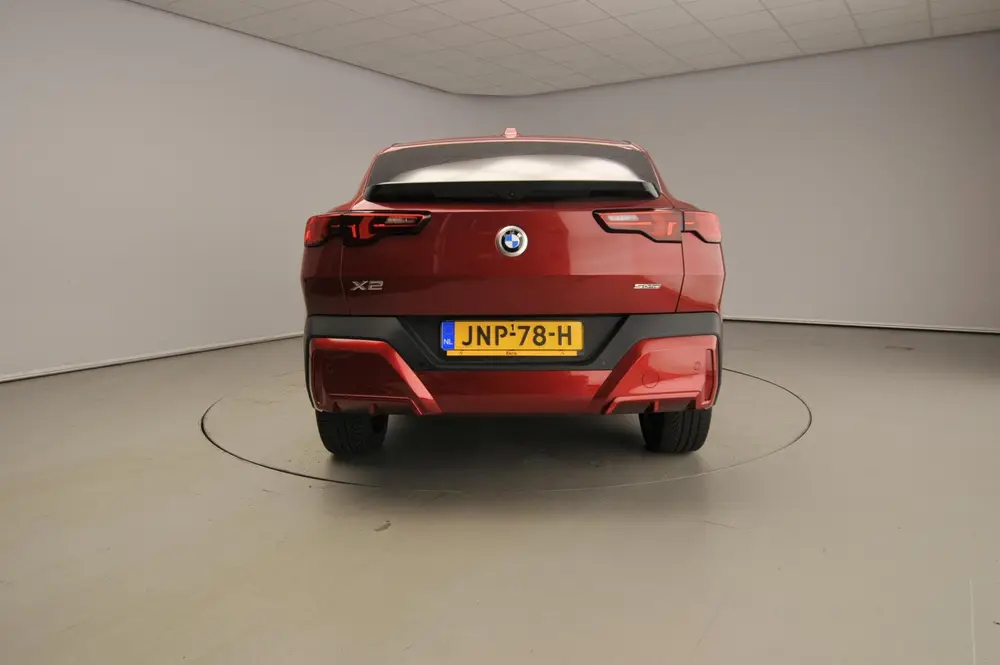 BMW X2 sDrive20i uit 2025, foto 3