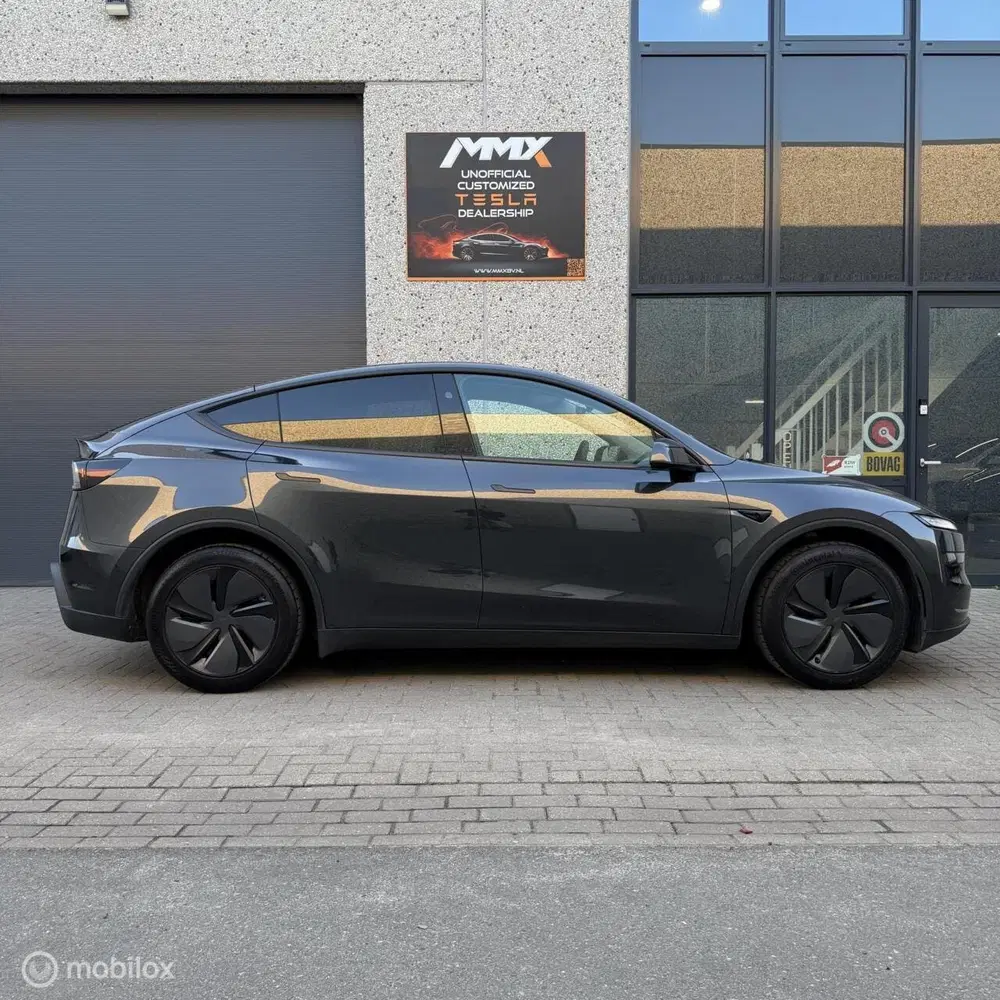 Tesla Model Y Juniper Long Range RWD uit 2025, foto 2