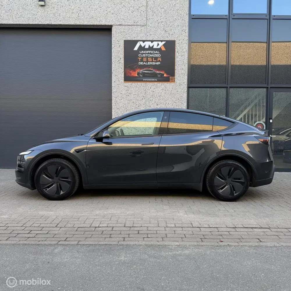 Tesla Model Y Juniper Long Range RWD uit 2025, foto 6