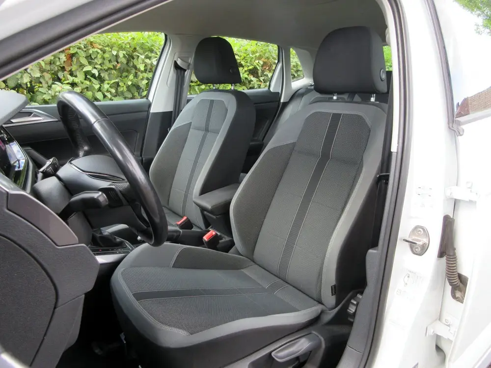 Volkswagen POLO 1.0 TSI Highline Business R Automaat uit 2021, foto 2