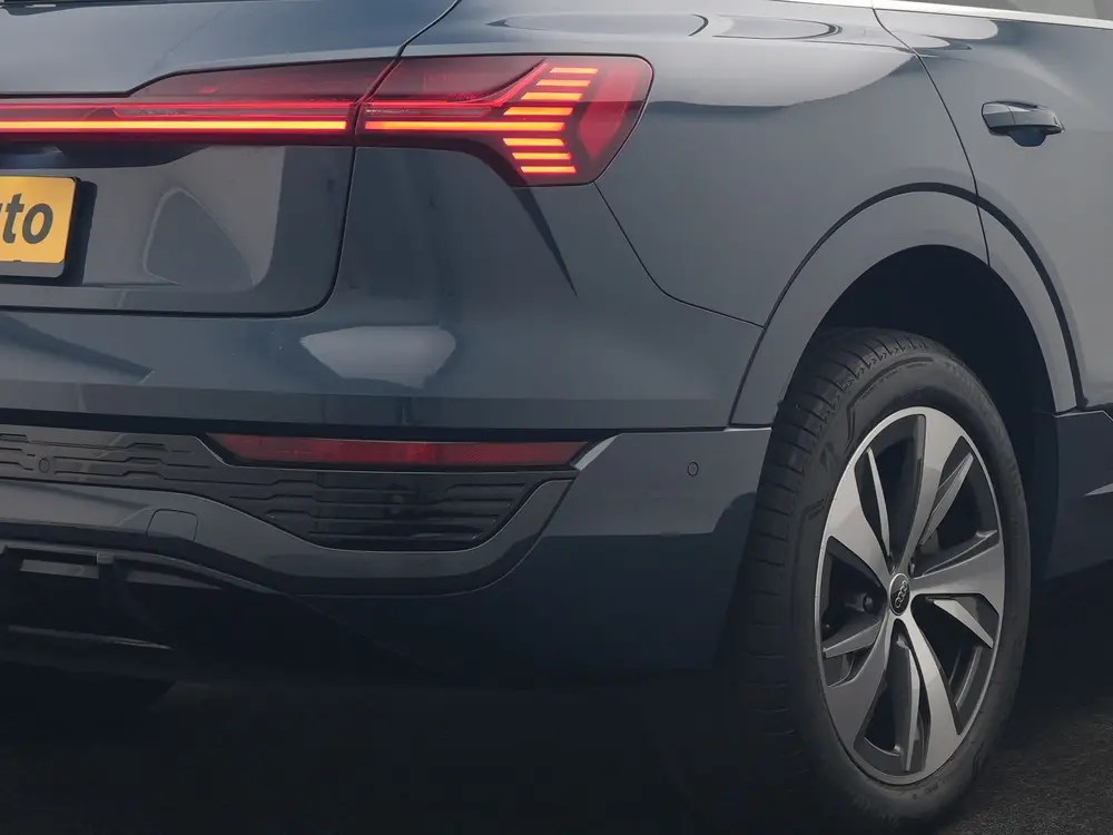 Audi Q8 e-tron 55 Quattro S Line 114 kWh 408pk Dealer O.H uit 2023, foto 8