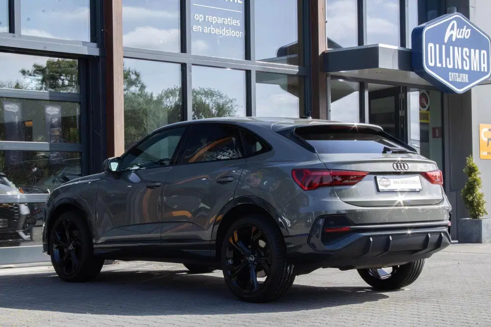 Audi Q3 45 TFSI e Edition uit 2023, foto 11