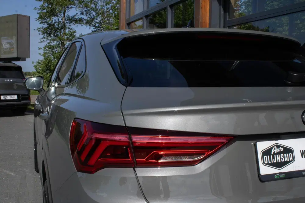 Audi Q3 45 TFSI e Edition uit 2023, foto 14