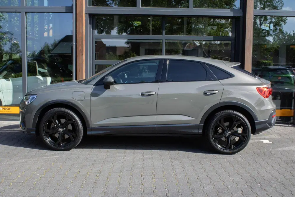 Audi Q3 45 TFSI e Edition uit 2023, foto 7
