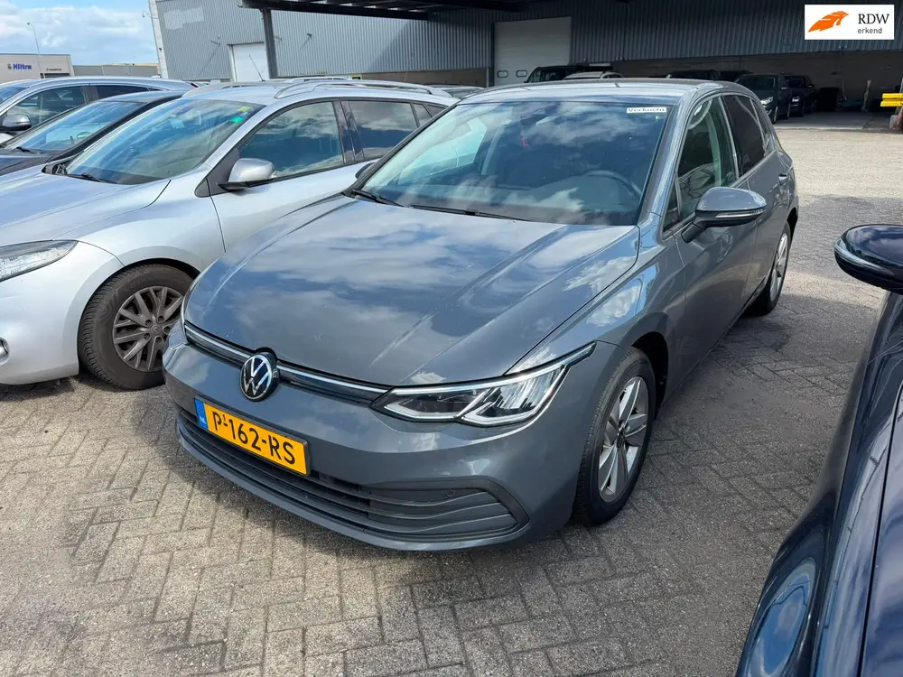Volkswagen Golf 1.0 TSI Life uit 2022