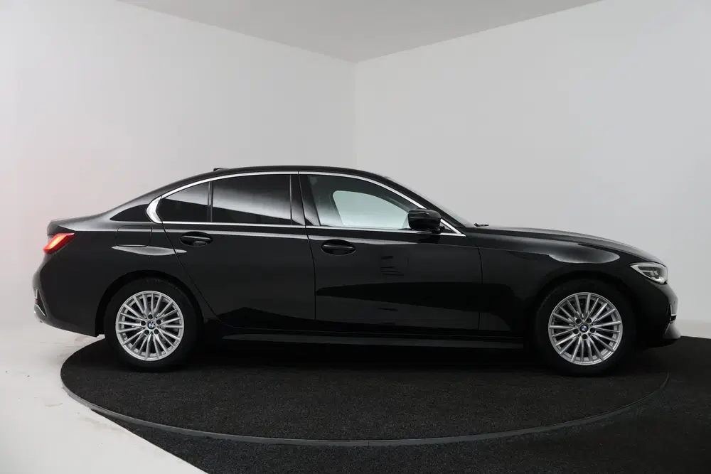 BMW 3-serie 320i High Executive (PANORAMADAK DEALER ON uit 2019, foto 17
