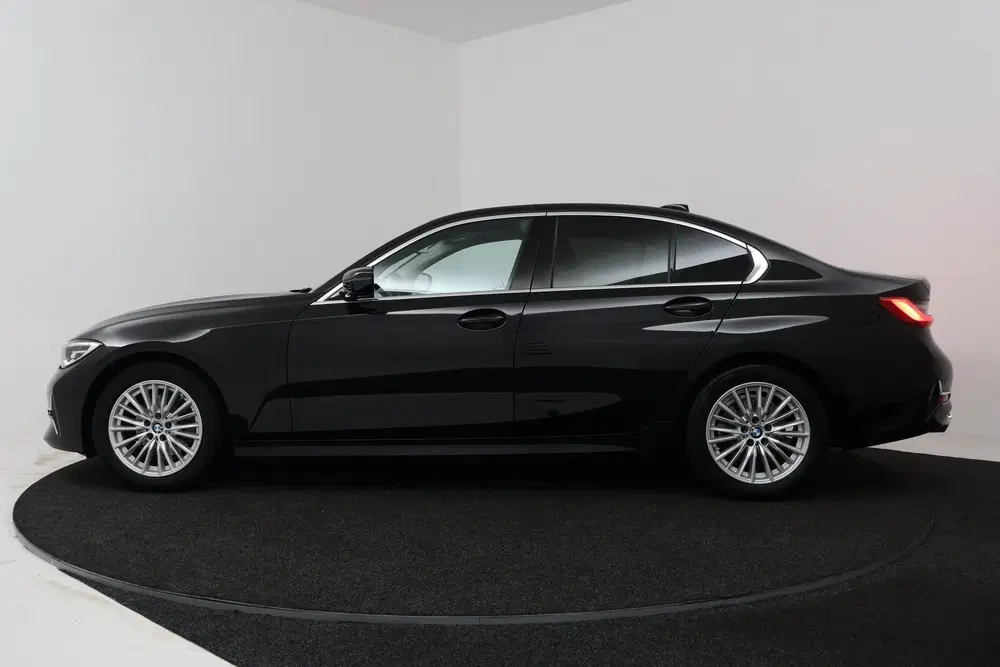 BMW 3-serie 320i High Executive (PANORAMADAK DEALER ON uit 2019, foto 2