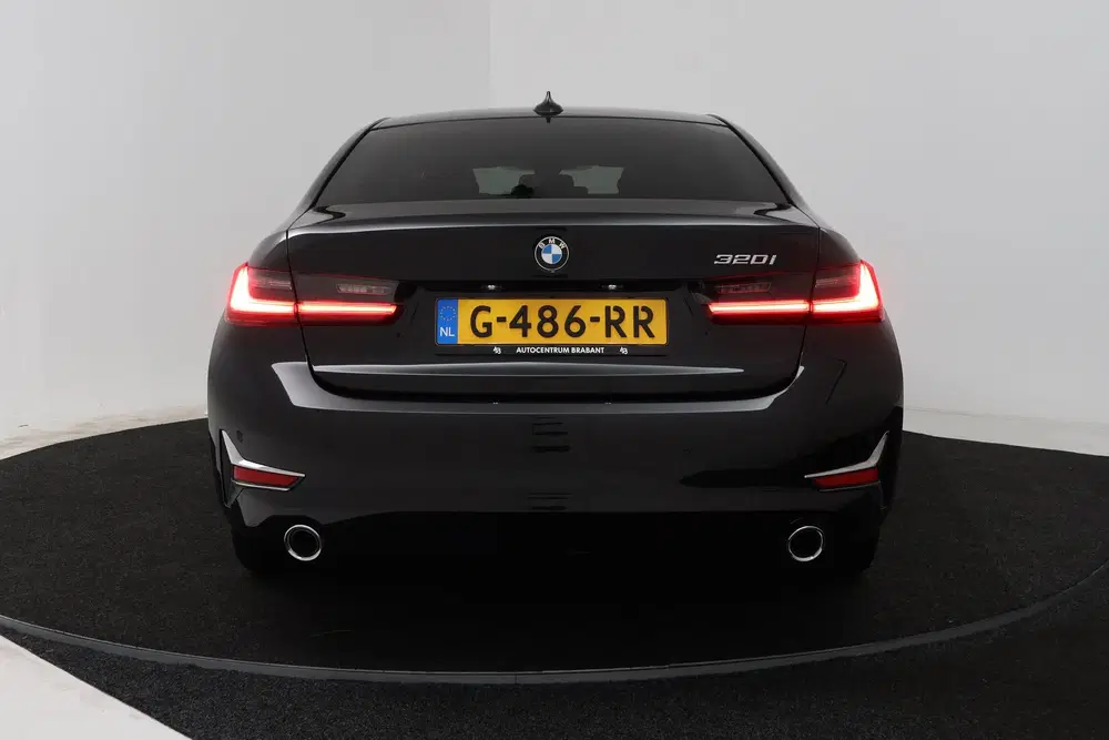 BMW 3-serie 320i High Executive (PANORAMADAK DEALER ON uit 2019, foto 9