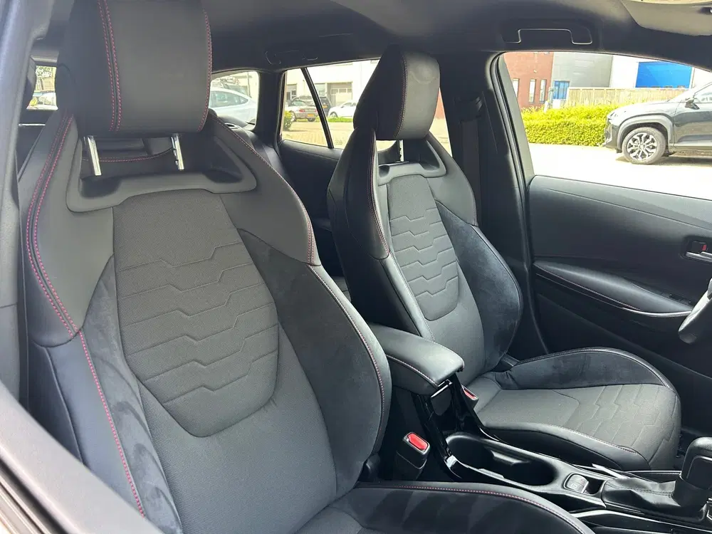 Toyota Corolla 1.8 Hybrid Executive 1e EIG BT uit 2021, foto 14