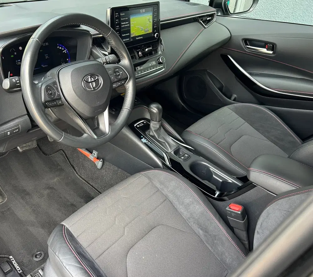 Toyota Corolla 1.8 Hybrid Executive 1e EIG BT uit 2021, foto 4