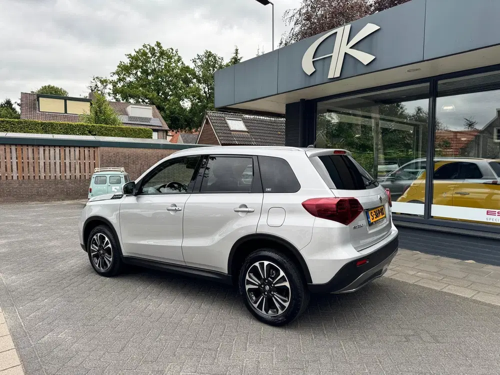 Suzuki Vitara 1.5 Hybrid Style AllGrip uit 2023, foto 2