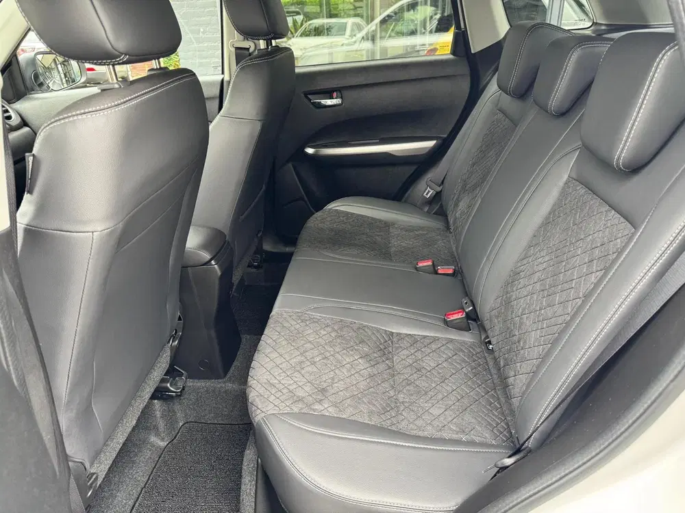 Suzuki Vitara 1.5 Hybrid Style AllGrip uit 2023, foto 8